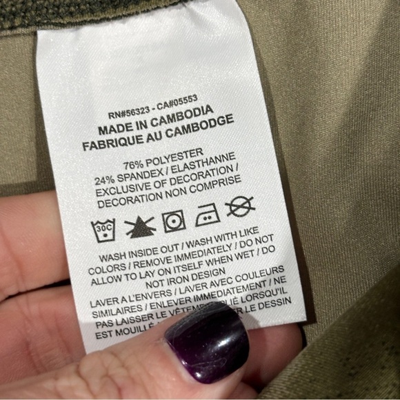 NIKE Womans Green Camo Leggings plus size 1X - Picture 8 of 14